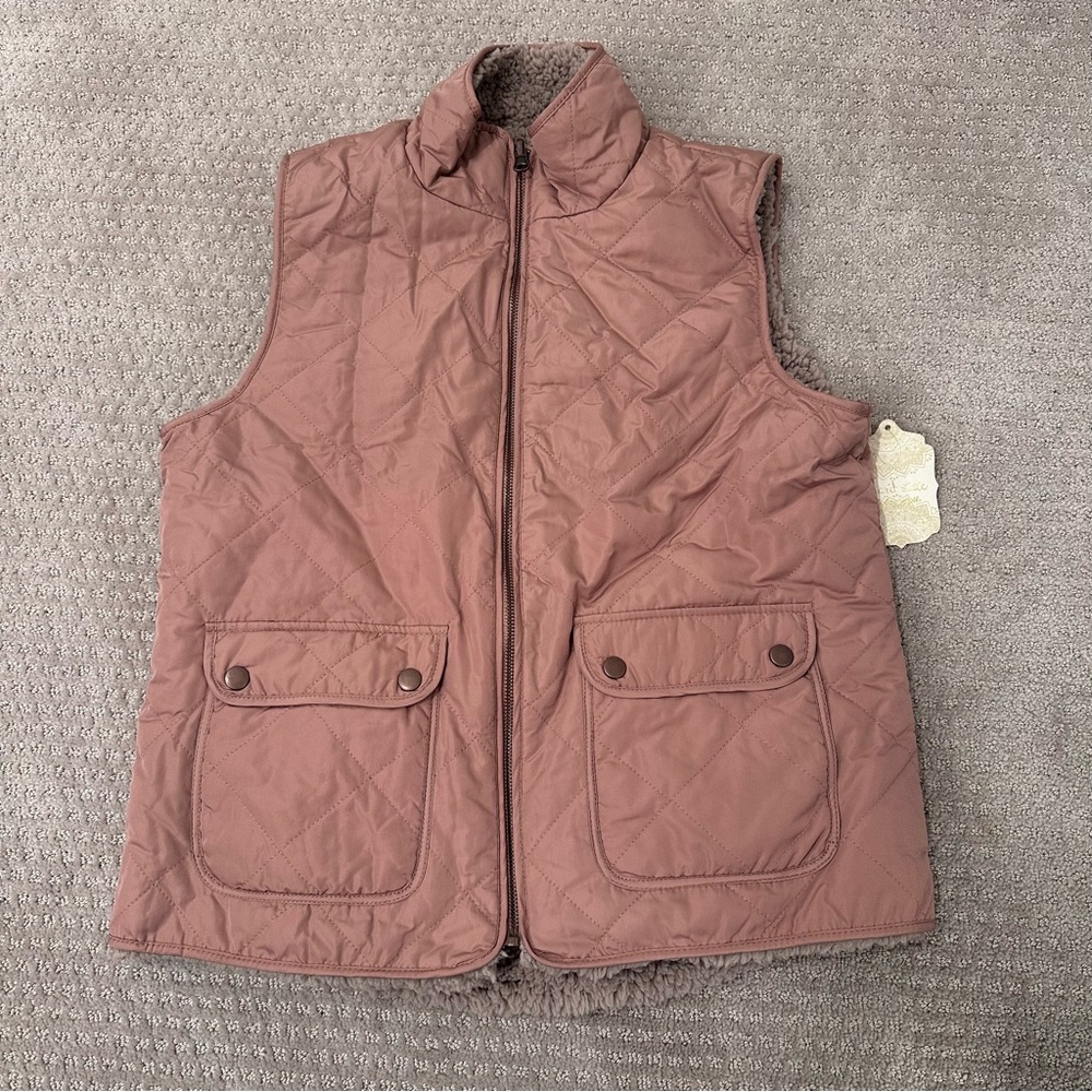 Altar’d State Reversible Sherpa Quilted Vest Mocha Pink Medium NWT